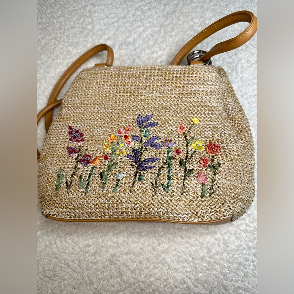 Cherokee - Straw embroidered shoulder bag